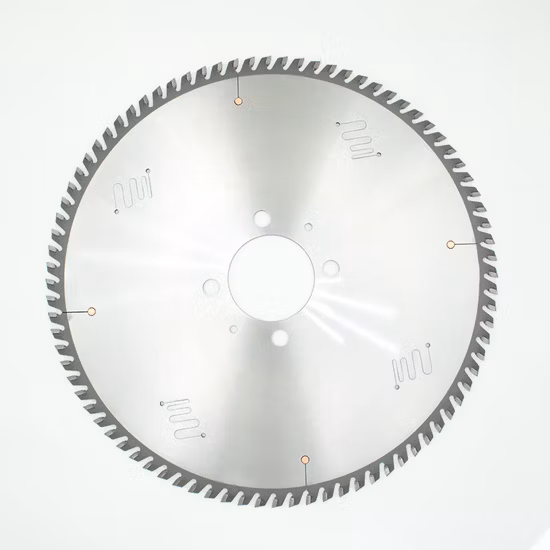Werkseitig angepasstes TCT-Sägeblatt aus Hartmetall-Aluminiumlegierung für Holzspanplatten